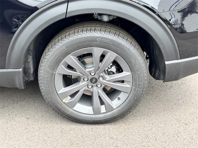 new 2025 Ford Explorer car