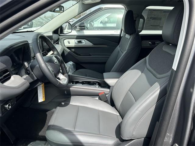 new 2025 Ford Explorer car