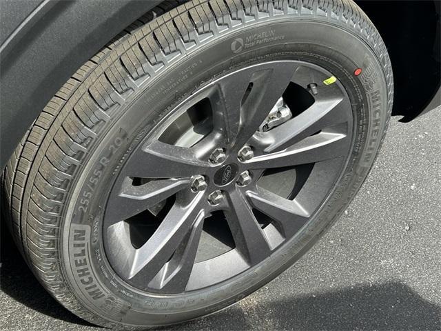 new 2025 Ford Explorer car