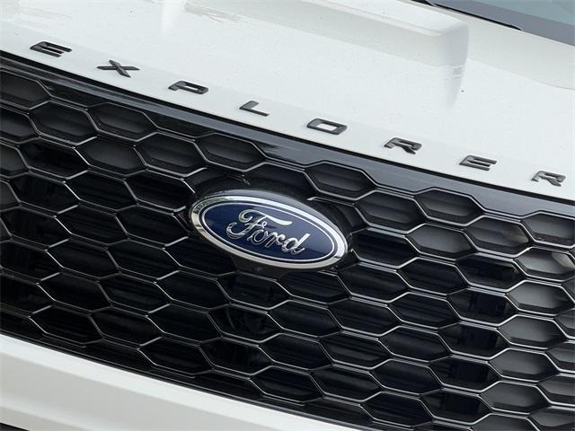 new 2025 Ford Explorer car