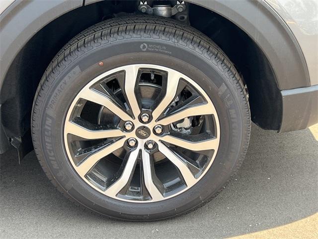 new 2025 Ford Explorer car
