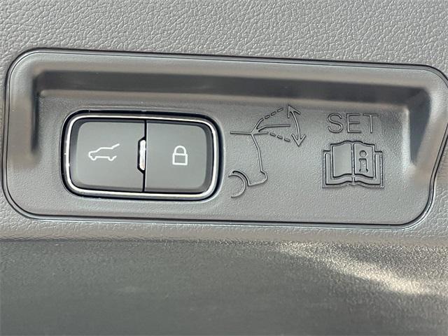 new 2025 Ford Explorer car