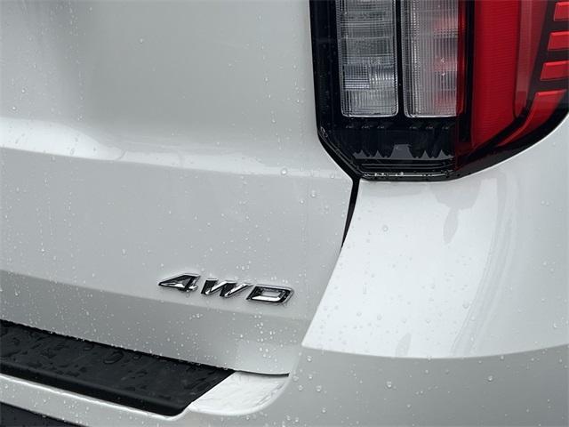 new 2025 Ford Explorer car