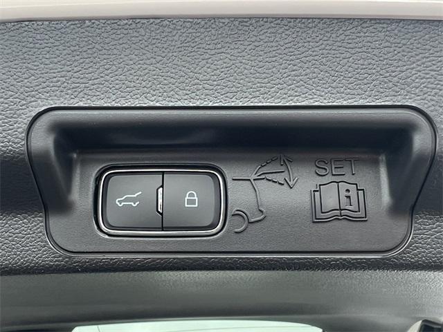new 2025 Ford Explorer car