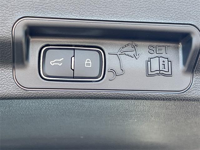 new 2025 Ford Explorer car
