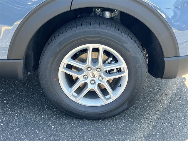 new 2025 Ford Explorer car