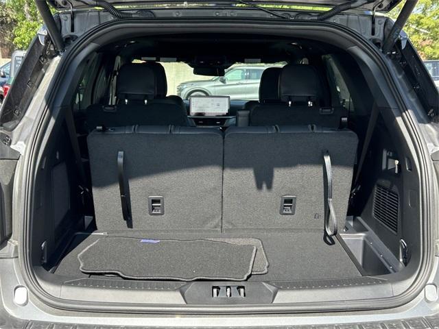 new 2025 Ford Explorer car