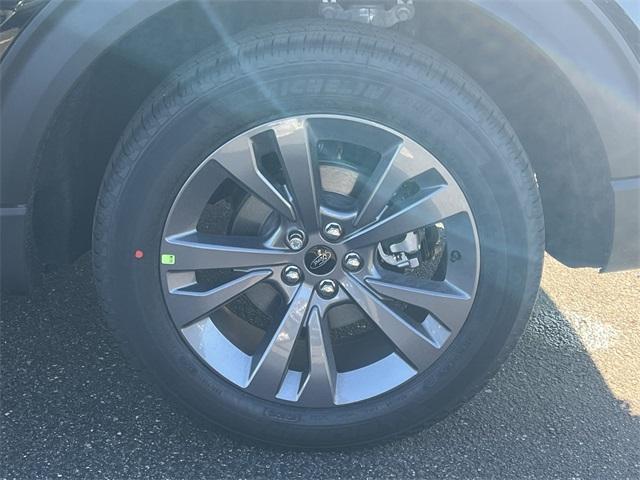 new 2025 Ford Explorer car
