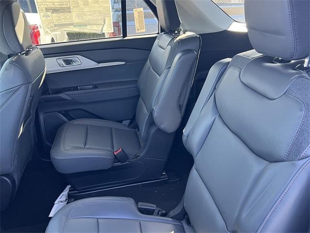 new 2025 Ford Explorer car