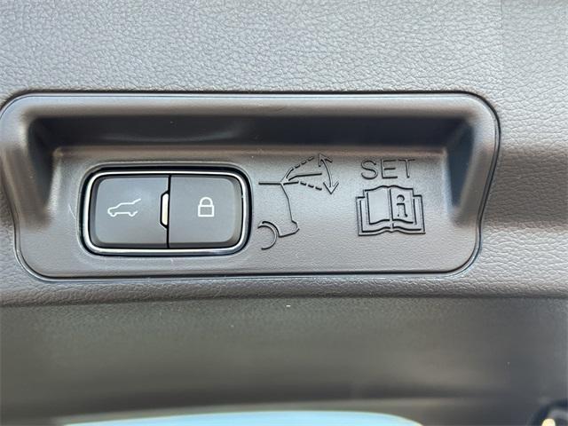 new 2025 Ford Explorer car