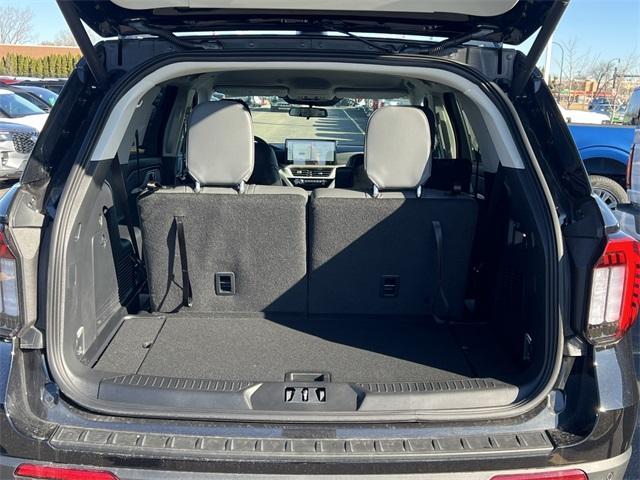 new 2025 Ford Explorer car