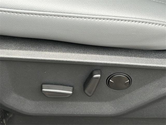 new 2025 Ford F-150 Lightning car