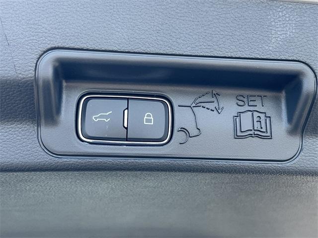 new 2025 Ford Explorer car