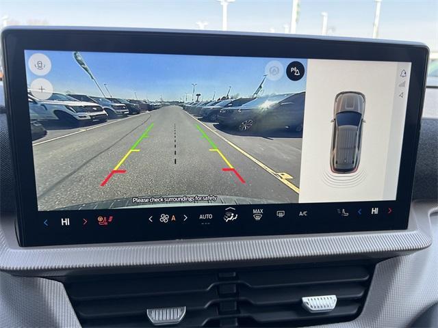 new 2025 Ford Explorer car