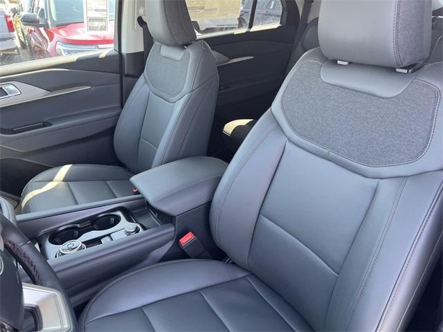 new 2025 Ford Explorer car