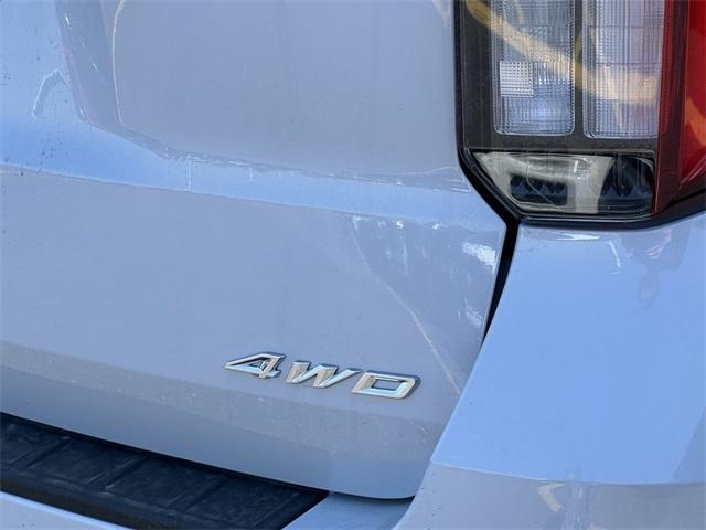 new 2025 Ford Explorer car