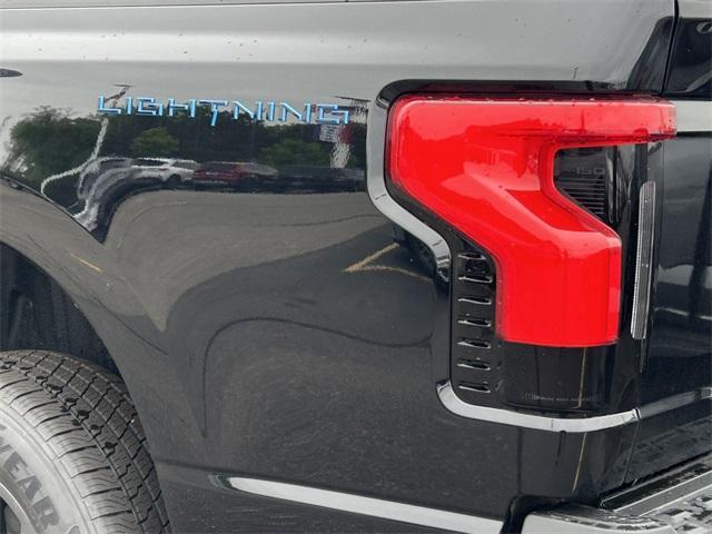 new 2025 Ford F-150 Lightning car