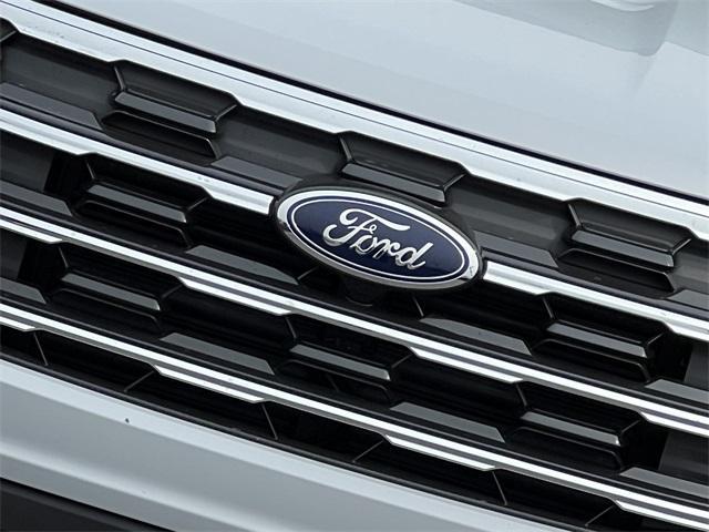 new 2025 Ford Explorer car