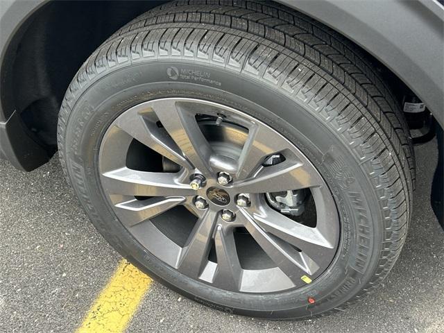 new 2025 Ford Explorer car