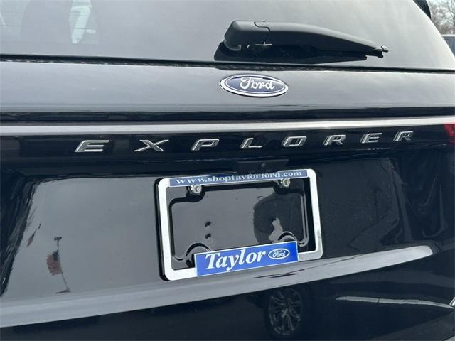 new 2025 Ford Explorer car