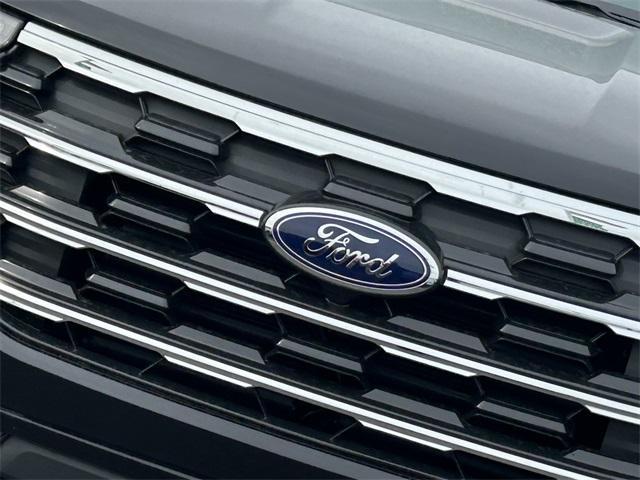 new 2025 Ford Explorer car