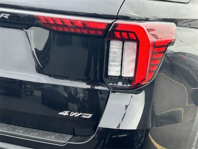 new 2025 Ford Explorer car