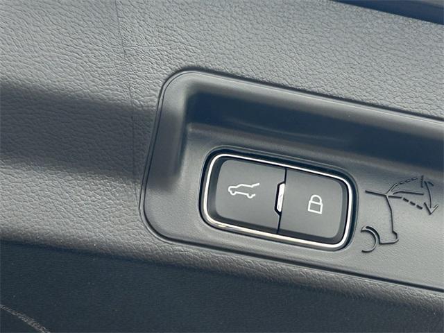 new 2025 Ford Explorer car