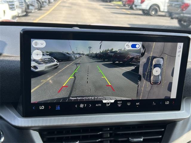 new 2025 Ford Explorer car