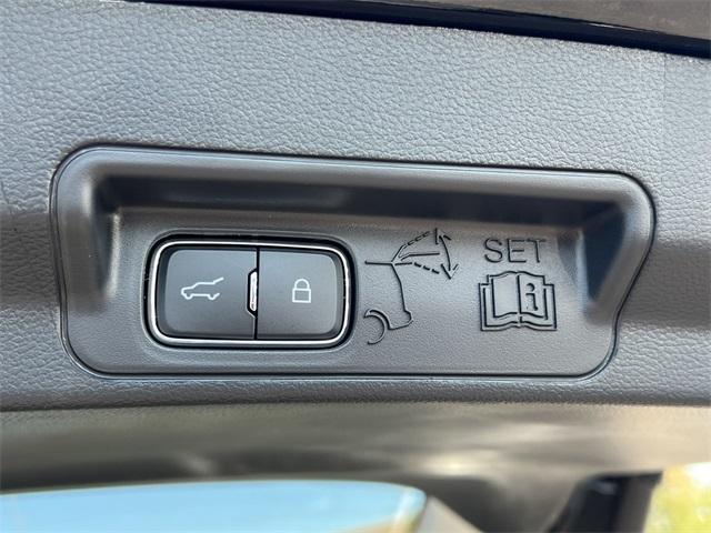 new 2025 Ford Explorer car