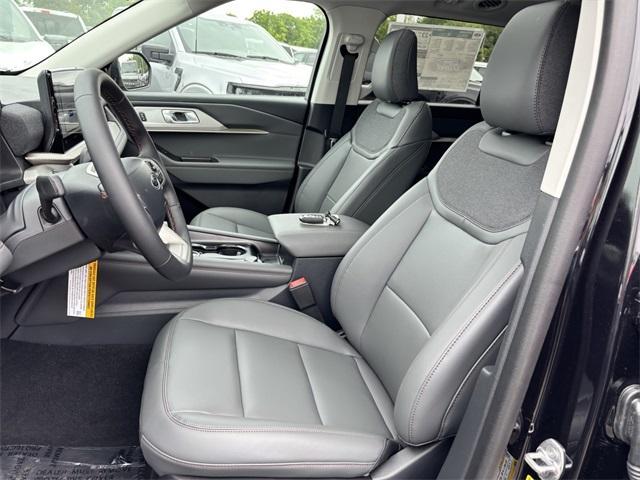new 2025 Ford Explorer car