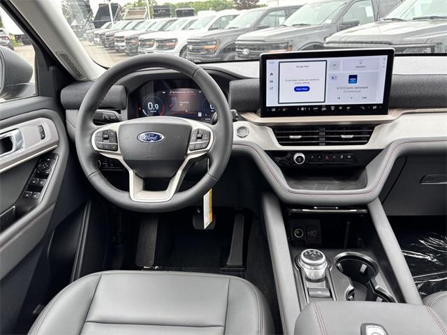 new 2025 Ford Explorer car