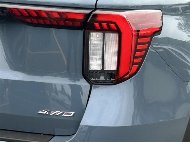 new 2025 Ford Explorer car