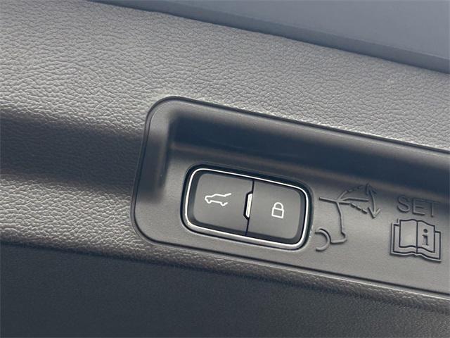 new 2025 Ford Explorer car