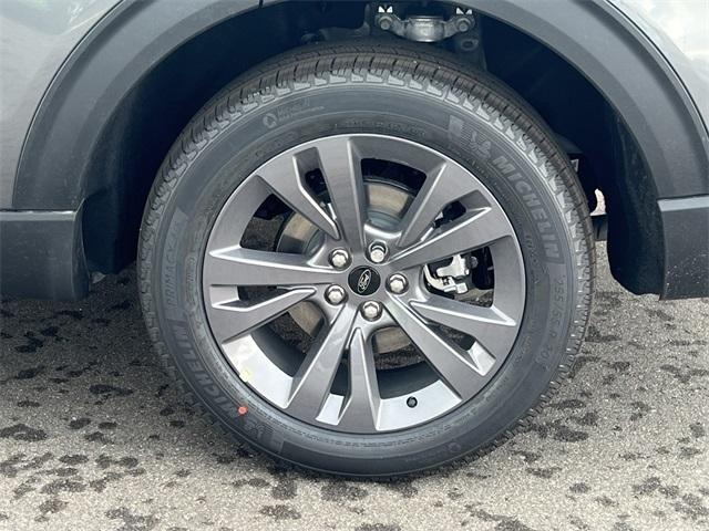 new 2025 Ford Explorer car
