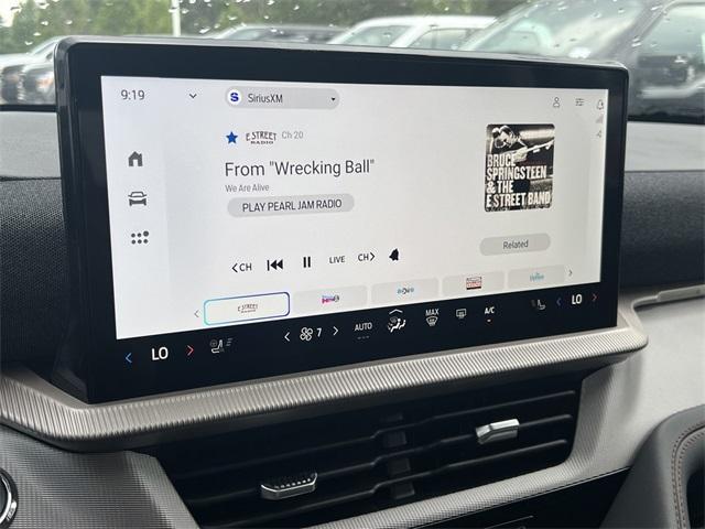 new 2025 Ford Explorer car