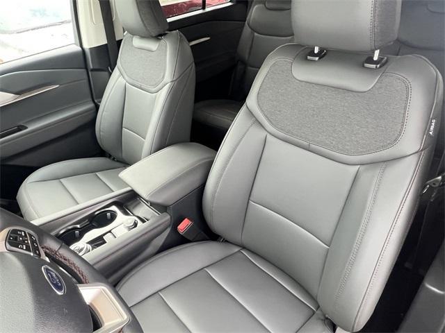 new 2025 Ford Explorer car