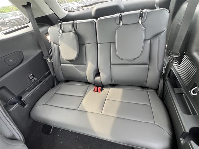 new 2025 Ford Explorer car