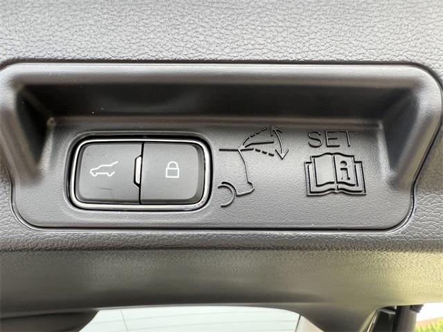 new 2025 Ford Explorer car