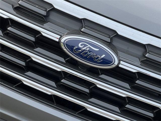 new 2025 Ford Explorer car