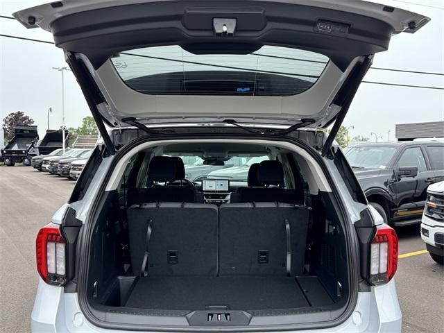 new 2025 Ford Explorer car