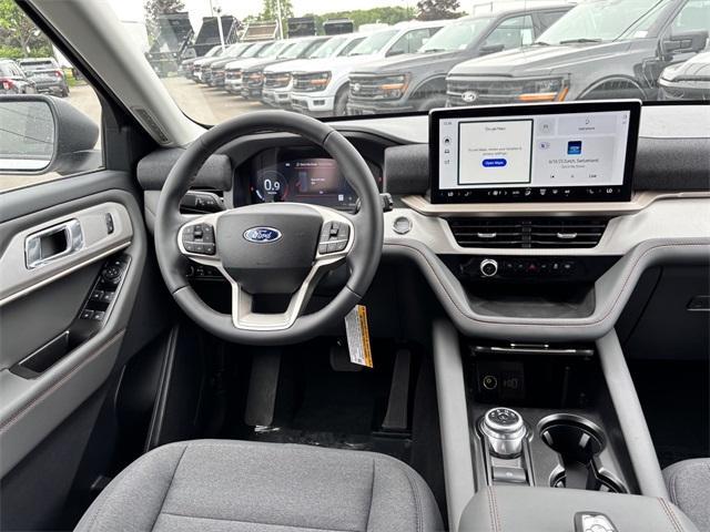 new 2025 Ford Explorer car