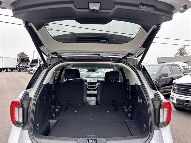 new 2025 Ford Explorer car