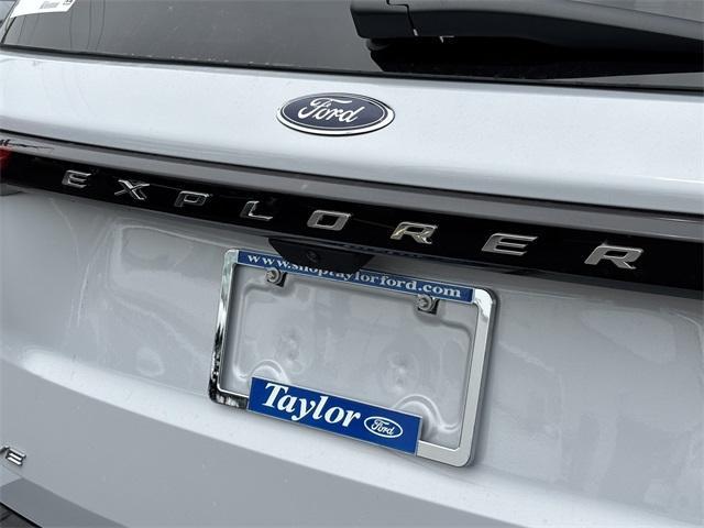 new 2025 Ford Explorer car