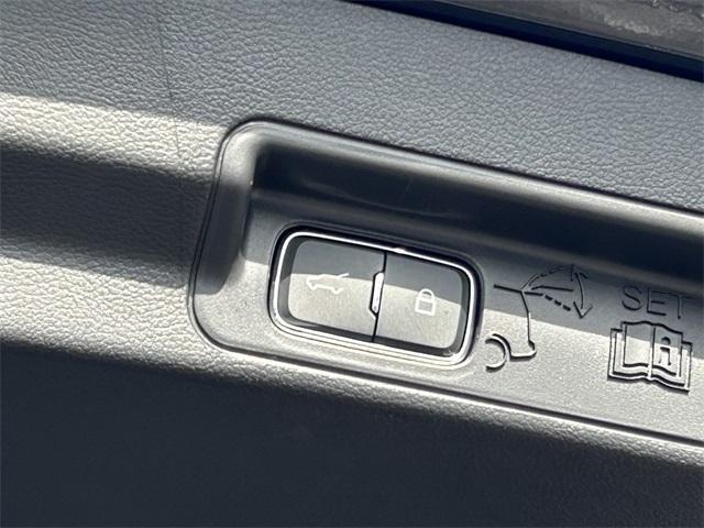 new 2025 Ford Explorer car