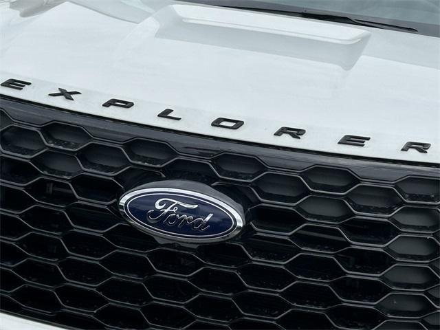 new 2025 Ford Explorer car