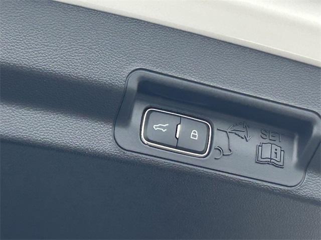 new 2025 Ford Explorer car