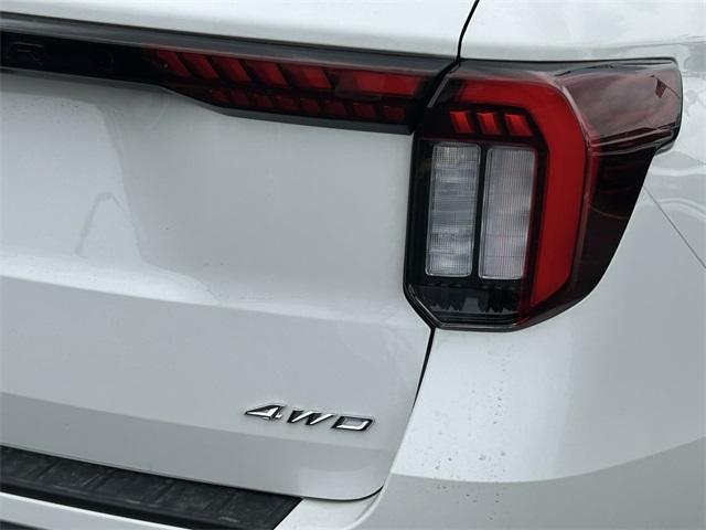new 2025 Ford Explorer car