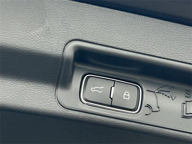 new 2025 Ford Explorer car
