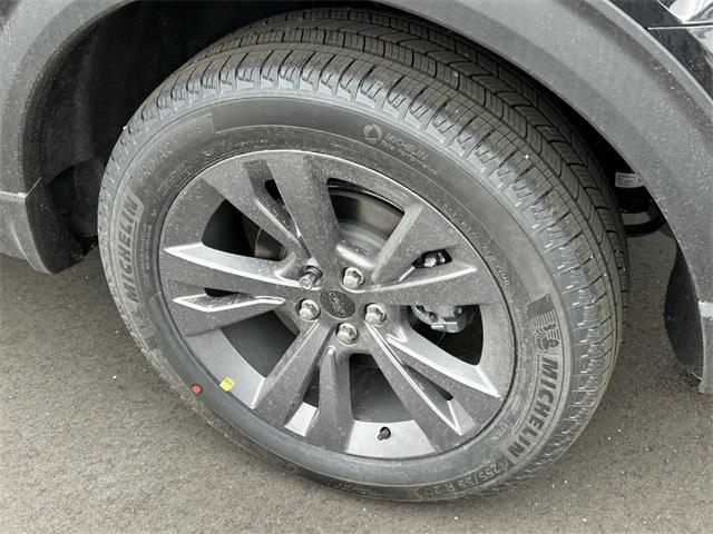 new 2025 Ford Explorer car