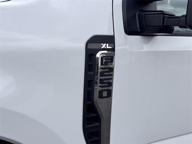 new 2025 Ford F-250 car